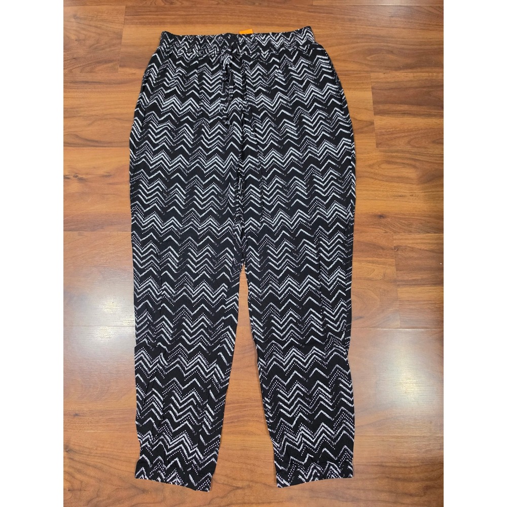 Excellent Maurices Jogger Pants Medium Black White Chevron Zig Zag Print